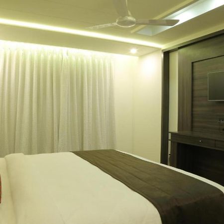Hotel Roma Kristo Dwārka Εξωτερικό φωτογραφία