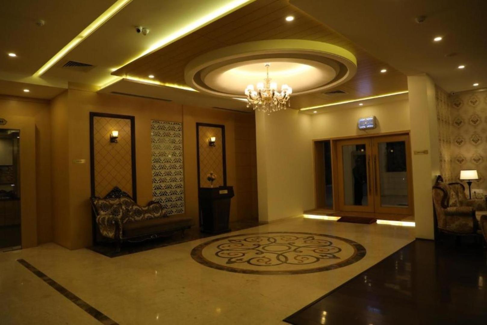 Hotel Roma Kristo Dwārka Εξωτερικό φωτογραφία