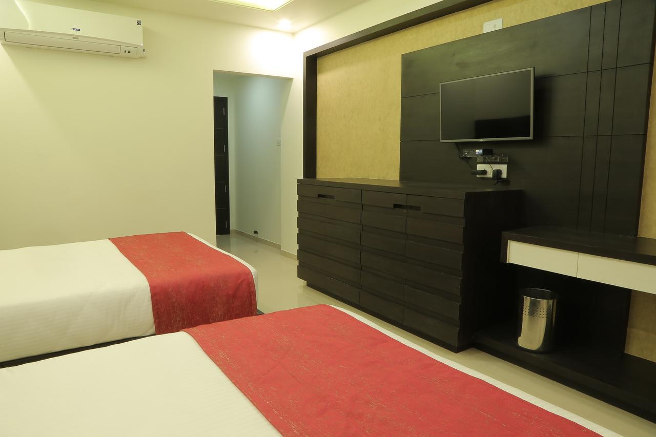Hotel Roma Kristo Dwārka Εξωτερικό φωτογραφία