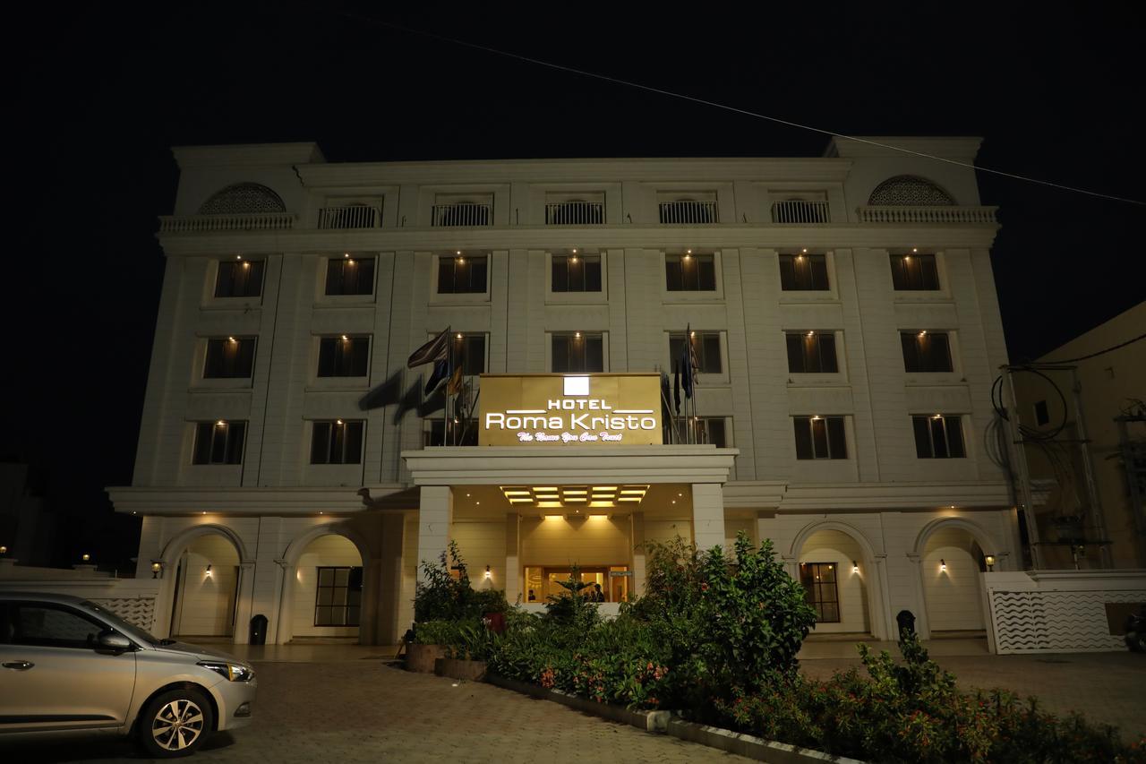 Hotel Roma Kristo Dwārka Εξωτερικό φωτογραφία